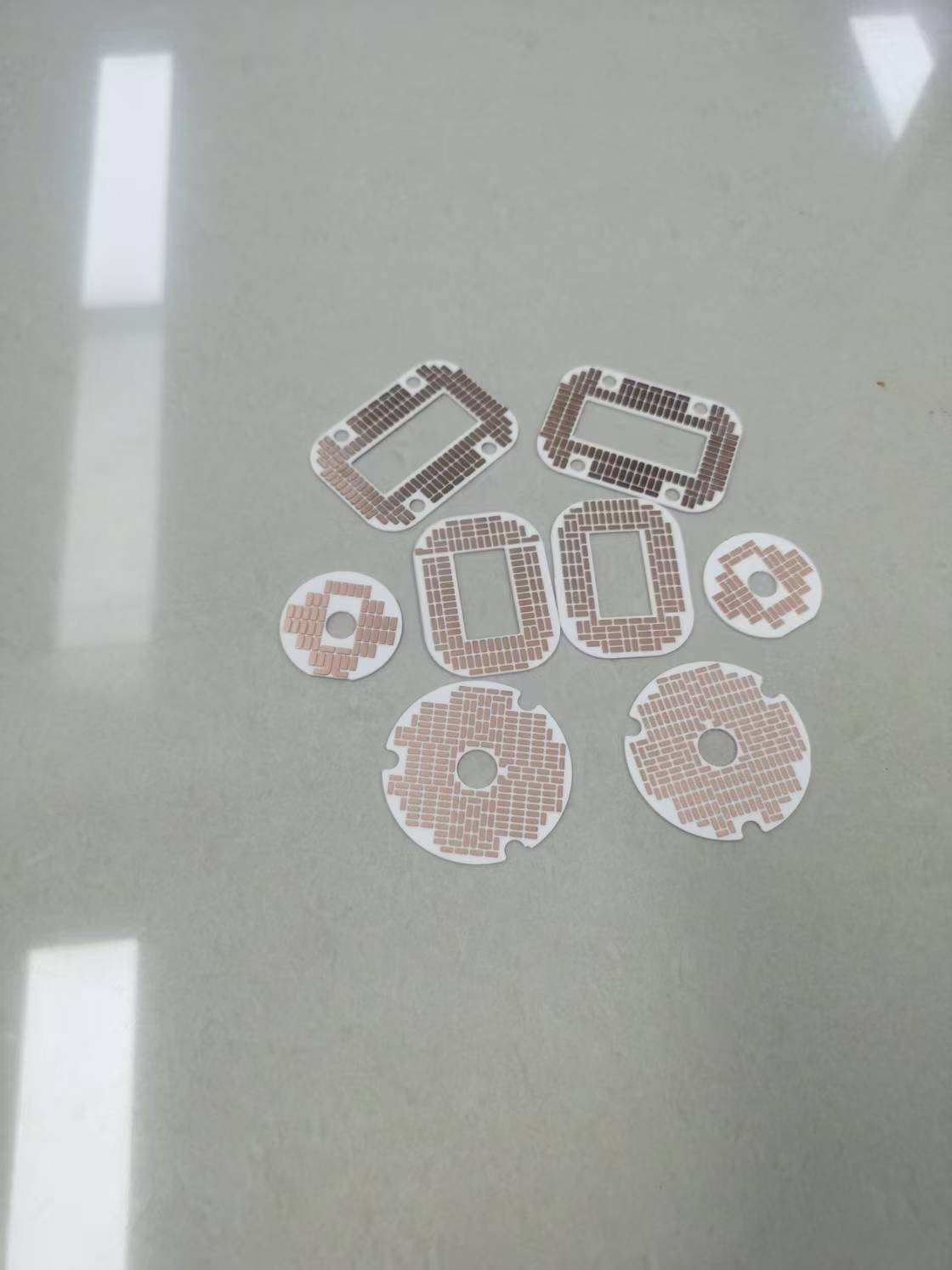 Industrial thermal ceramic PCB for heat and cold management applications